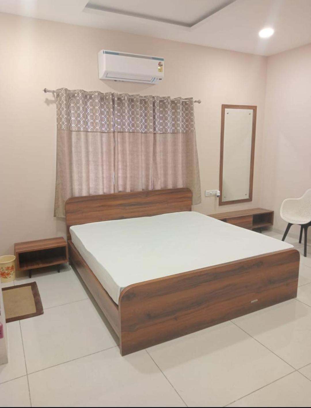 Vaatsaly Home'S Rooms Indore Exterior photo